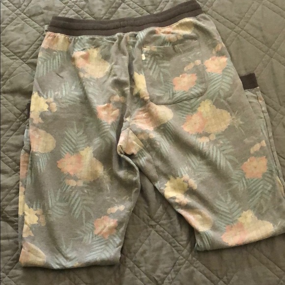 Sweats Size Large L fun print joggers - so comfy! - Picture 4 of 6